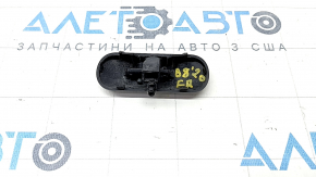 Windshield washer nozzle right VW Passat 20-22