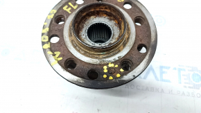 Front left hub Mercedes C-class W205 15-21 AWD rusty, broken bolt