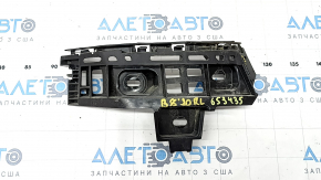 Rear bumper mount left under the left light VW Passat 20-22 crack in the mount