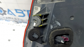 Light outer wing left BMW 7 G11 G12 16-19 under chrome molding, broken glass, cracks, broken mount