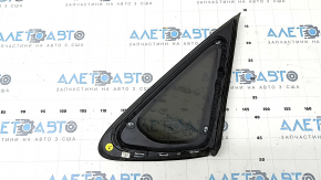 Window blind glass rear left VW Passat 20-22 chrome, scratches on chrome, torn seal