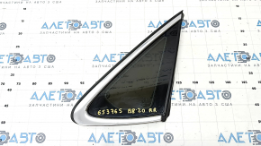Window blind glass rear right VW Passat 20-22 chrome, scratch on seal