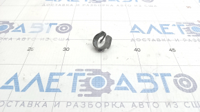 Fuel injector mounting bracket VW Passat 20-22 2.0T
