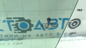 Glass of the front left door VW Passat 20-22 scratches