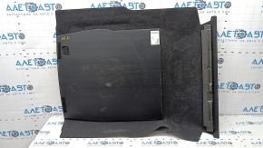 VW Passat 20-22 black boot floor, front cleaning
