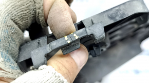 Rear bumper mount left outer BMW X7 G07 19-22 crack in mount