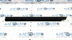 Glass seal inside rear right door BMW X7 G07 19 - under curtain