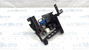 Relay block under the dashboard VW Passat 20-22 with housing