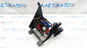 Relay block under the dashboard VW Passat 20-22 with housing