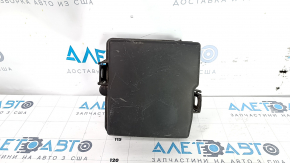 Kia Sorento 14-15 underhood fuse box cover scratches