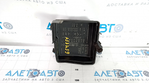 Kia Sorento 14-15 underhood fuse box cover scratches