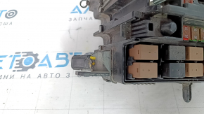 Hyundai Azera 12-17 3.3 hood fuse box missing wiring, broken mount