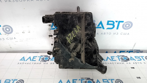 Hyundai Azera 12-17 3.3 hood fuse box missing wiring, broken mount