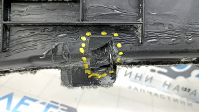 Arch trim rear right lower front BMW X7 G07 19-22 Mokka, broken fastening, cracks