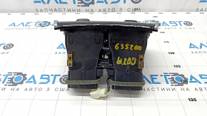 Air duct deflector of the central console with a lining BMW X7 G07 19 - broken fasteners