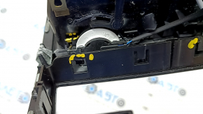 Air duct deflector of the central console with a lining BMW X7 G07 19 - broken fasteners