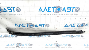 Right windshield molding Mercedes W167 GLE 350 450 20-23 scratches, seal tear