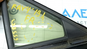 Glass door triangle front right Toyota Rav4 19- scratches