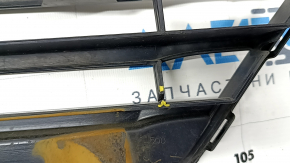 Radiator grill assembly Honda HR-V 16-18 cracks, broken grill, bumps, non-factory hole