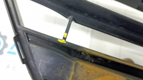 Radiator grill assembly Honda HR-V 16-18 cracks, broken grill, bumps, non-factory hole