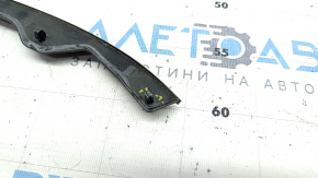 Right hood seal Audi A4 B9 17 - broken fasteners