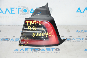 Light outer wing right Tesla Model Y 20- 4 pins, broken glass