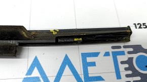 Molding door-glass central rear left Toyota Rav4 19- broken fastening, crack