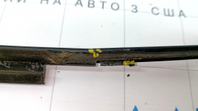 Molding door-glass central rear left Toyota Rav4 19- broken fastening, crack