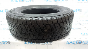 Tire R17 235/65 Bridgestone Blizzak DM-V2 2020 winter 5mm cracked