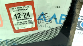 Windshield Toyota Rav4 19- hybrid without heating AWD, Japan built, scratches