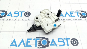 Toyota Rav4 19-hybrid fuel filler door lock