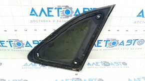Window blind glass rear left Lincoln MKC 15 - scratches on chrome, cut seal