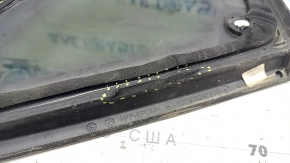 Window blind glass rear left Lincoln MKC 15 - scratches on chrome, cut seal