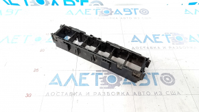 Housing of the relay block under the hood right Nissan Pathfinder 13-20 - middle part