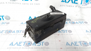 Fuse box trunk Dodge Challenger 15- 3.6 broken latch on the lid