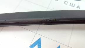Left windshield molding Audi Q7 16 - seal tear, scratches