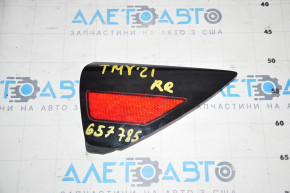 Reflector on the rear right wing Tesla Model Y 20 - broken fastener