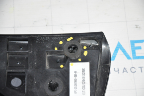 Reflector on the rear right wing Tesla Model Y 20 - broken fastener