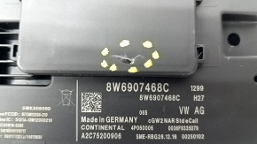 Interface Control Module Audi Q7 16-19 housing broken