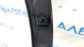 Front left wing arch trim VW Atlas 18-20 pre-restoration, structure, worn, cracks, broken fasteners