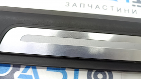 Door sill trim rear left outer Audi Q7 16- black with chrome, broken guide, scratches