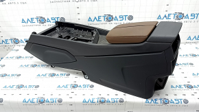 Central console armrest and cup holders Audi Q7 16- armrest leather brown, needs cleaning, broken rear cover mechanism