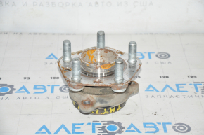 Tesla Model Y 20 rear right hub - type 2 142mm, bearing hums, rusty