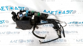 Mazda 6 16-17 underhood fuse box with housing, broken mount
