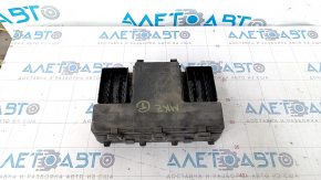Lincoln MKZ 13-16 Underhood Fuse Box Broken Fastener
