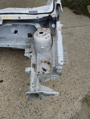 Front left quarter Lincoln MKC 15 - white, on the body