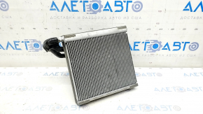 VW Atlas 18-24 Evaporator with Valve