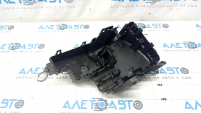 Nissan Rogue Sport 17-19 underhood fuse box housing for square cover, crack