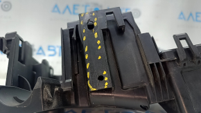 Nissan Rogue Sport 17-19 underhood fuse box housing for square cover, crack