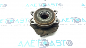 Front left hub Nissan Rogue Sport 17-19 rusty